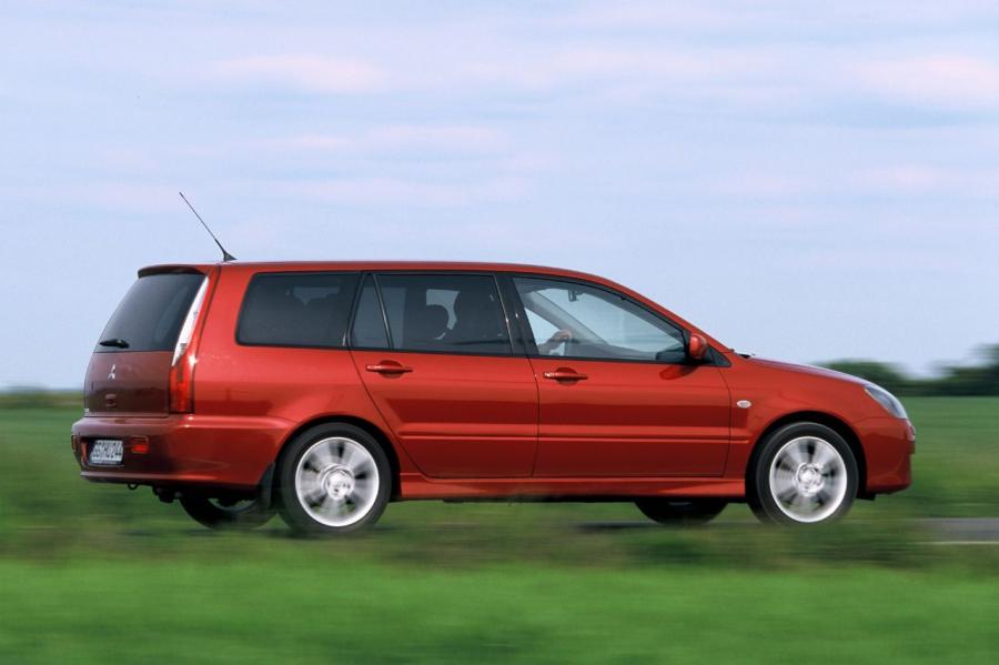  Mitsubishi Lancer 2000 года  (фото 15 из 31)